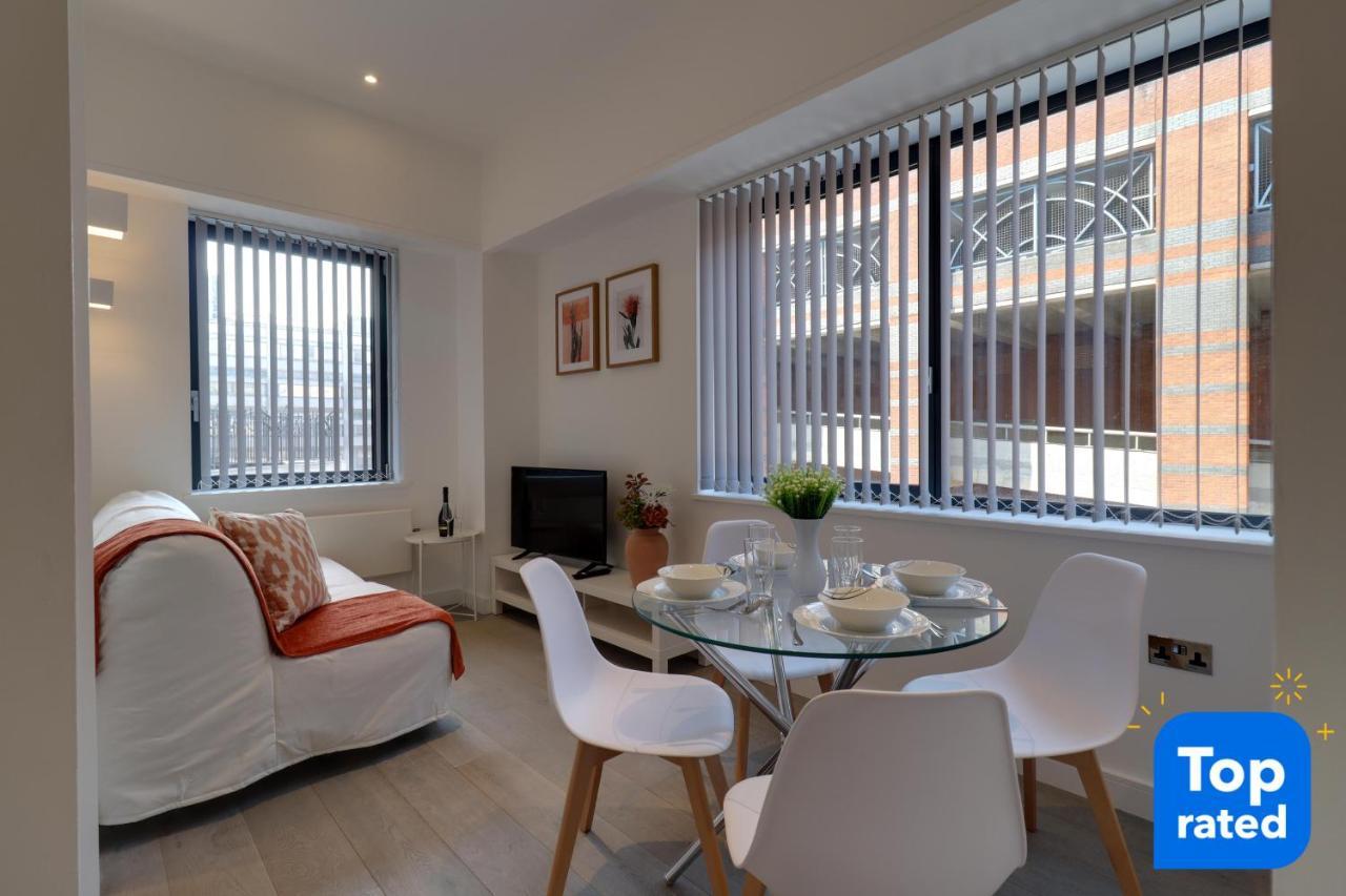 La Casa Suites Slough Exterior foto